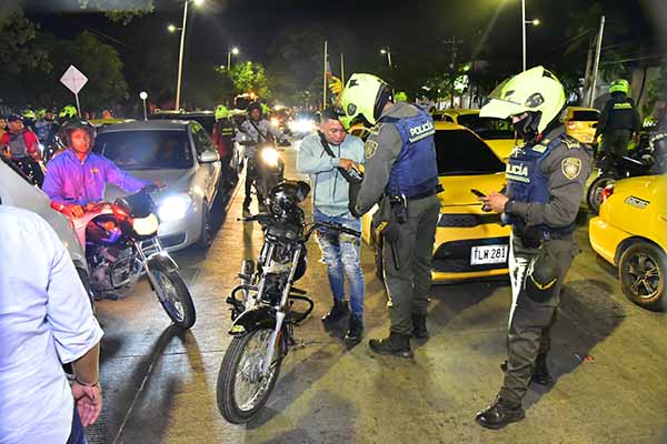 En Valledupar se incautaron 322 armas de fuego, 305 sin permiso y 17 con permiso, más de 147.000 dosis de estupefacientes que incluye marihuana, cocaína, bazuco.