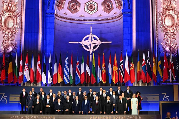 Foto de familia de los líderes de los países miembros de la OTAN y el secretario general de la OTAN, Jens Stoltenberg, en la ceremonia del 75 aniversario. Archivo EFE/Radek Pietruszka