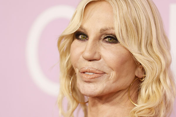 Tras la dolorosa pérdida de su hermano Gianni, Donatella tomó la dirección artística de la marca Versace, pero no lo tuvo fácil al principio. (Foto EFE/EPA/Caroline Brehman) Tras la dolorosa pérdida de su hermano Gianni, Donatella tomó la dirección artística de la marca Versace, pero no lo tuvo fácil al principio. (Foto EFE/EPA/Caroline Brehman)