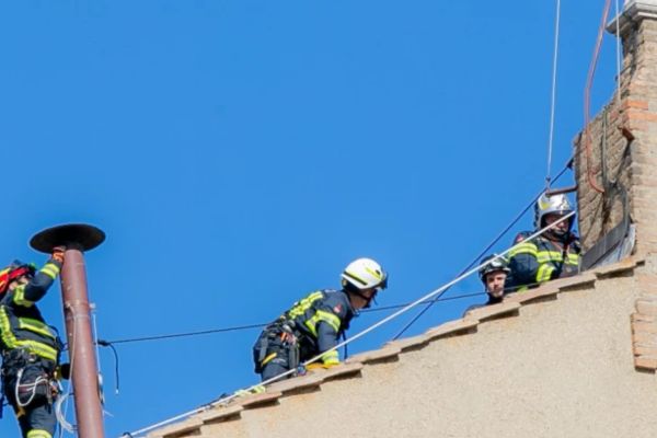 Instalan la chimenea en la Capilla Sixtina este viernes | Crédito: Daniel Ibáñez/ EWT News