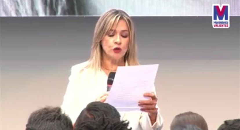 Vicky Dávila inscribe el movimiento ciudadano valientes