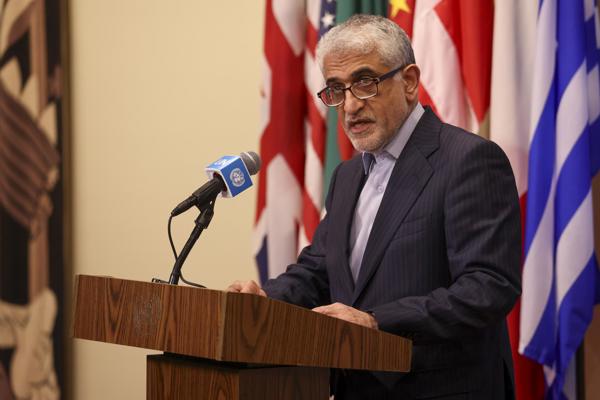 El embajador de las Naciones Unidas en Irán, Amir Saeid Iravani, hablando en una conferencia de prensa, abordando la reciente escalada militar entre Israel e Irán, en la sede de las Naciones Unidas en Nueva York, Nueva York, EE.UU.EFE/SARAH YENESEL