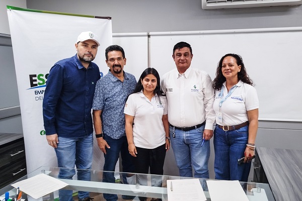 Gianni Castro, interventor;  Erney Velásquez, Agente Especial Essmar; Zunny Díaz; César Castro (Findeter); Eliana Herrera, ingeniera Gerencia de Infraestructura.