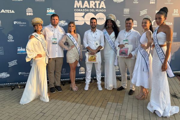  Señorita Santa Marta Silvana Ossa en compañía de Natalia Guerrero la capitana distrital de Santa Marta
