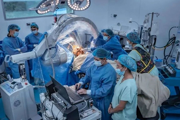 Cirugía realizada en el Hospital Internacional de Colombia en Piedecuesta, Santander para el tratamiento de la depresión.