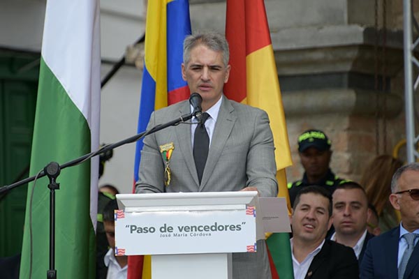 Andrés Julián Rendón, Gobernador del departamento de Antioquia realizando una intervención pública en Medellín.
