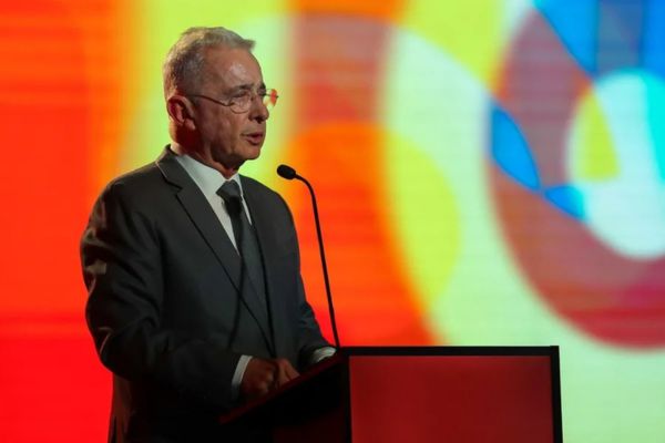 Álvaro Uribe Vélez, expresidente de Colombia y fundador del partido Centro Democrático. Foto EFE 