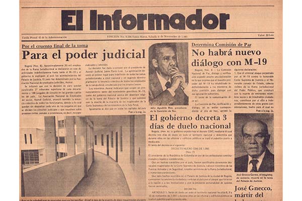 Portada de EL INFORMADOR, del 9 de noviembre de 1985. El país sumido en un duelo nacional debido a la toma del Palacio de Justicia, el gobierno nacional decretó 3 días de duelo. Foto derechos reservados EL INFORMADOR.
