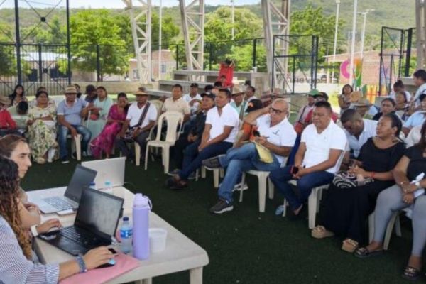 El encuentro permitió revisar avances y definir nuevas acciones conjuntas en el territorio. Foto tomada de www.LaGuajiraHoy.com