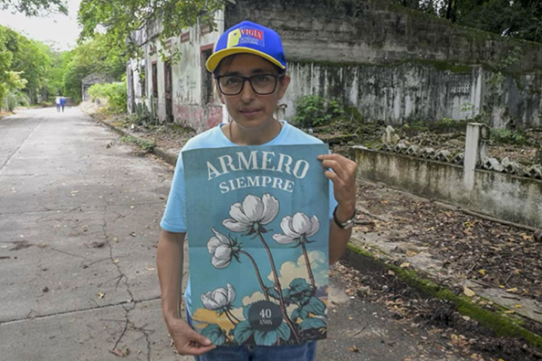 La publicación del periódico ‘Armero Siempre’ es una de las acciones que Minculturas acompaña junto a la comunidad de Armero-Guayabal para fortalecer los procesos de memoria y creación colectiva. Foto: Erick Morales / Minculturas