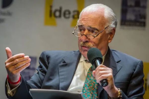 Andrés Pastrana, expresidente de Colombia en un foro internacional. Foto EFE