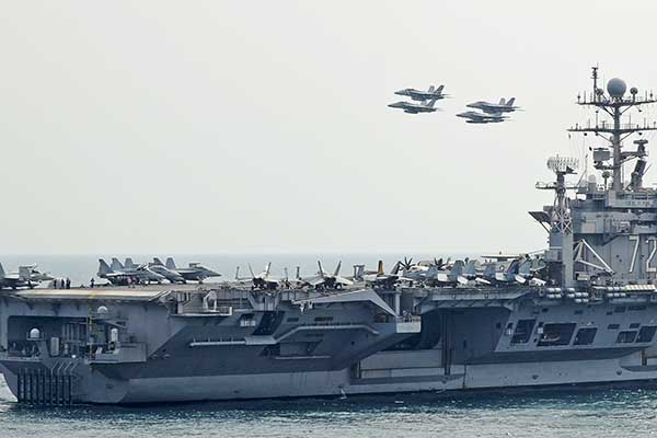 El presidente de Estados Unidos, Donald Trump, aseguró este miércoles que el "enorme" contingente de la Armada de Estados Unidos, liderado por el portaaviones nuclear Abraham Lincoln, se dirige a Irán con "rapidez", "determinación" y "entusiasmo", y es todavía mayor que el enviado a Venezuela. EFE/US Navy 