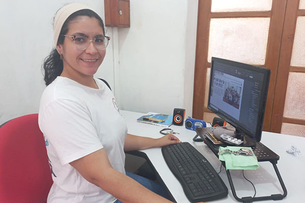 Suzayny Arrieta Arévalo, en sus labores en redes sociales.