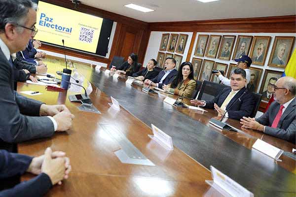 El Procurador General de la Nación Gregorio Eljach encabezó la reunión. Foto Procuraduría