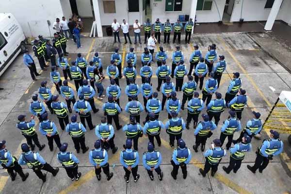 Agentes de tránsito de Cartagena, recibiendo instrucciones para el desarrollo de las elecciones. Foto Alcaldía de Cartagena 