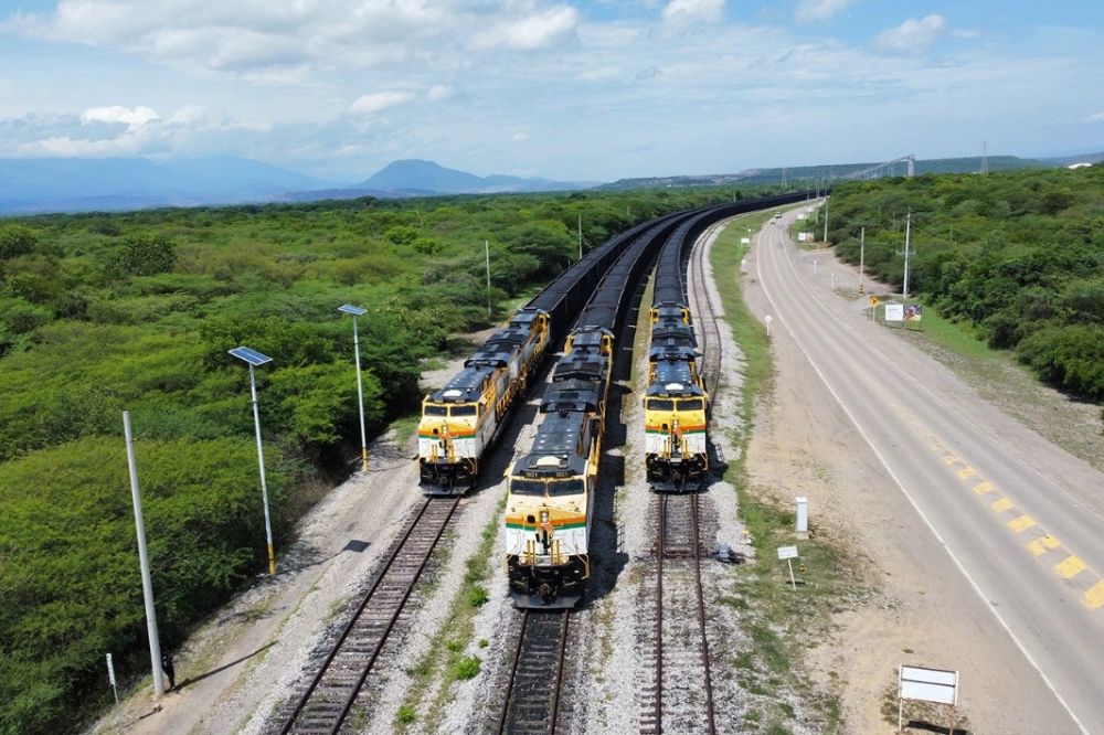 Cerrejón anunció la suspensión de sus operaciones mineras, férreas y portuarias debido a un bloqueo que afecta el suministro de combustible y el transporte de carbón en La Guajira. / Foto: Cerrejón.