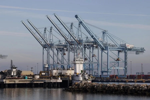 Leyenda: El puerto de Los Ángeles, California. EFE/EPA/Caroline Brehman