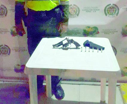 Arma confiscada por la Policía de Tránsito.