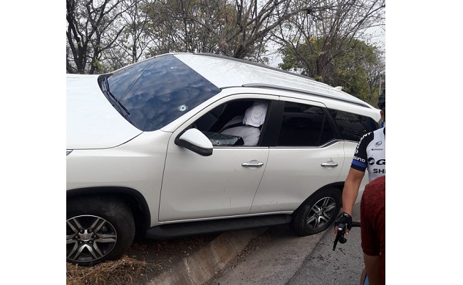 Dentro de una camioneta Fortuner quedó el cuerpo sin vida de José Benito Villarreal