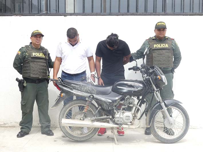 Los dos hermanos fueron capturados por porte ilegal de arma de fuego.