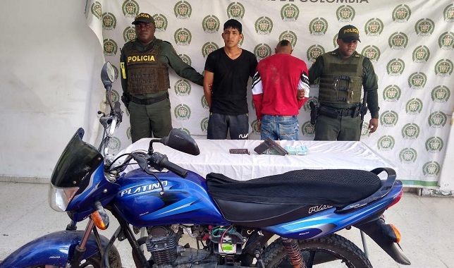Maglio José Rubio Iguarán y un menor de edad fueron capturados por la Policía Metropolitana por hurto y porte ilegal de armas de fuego.