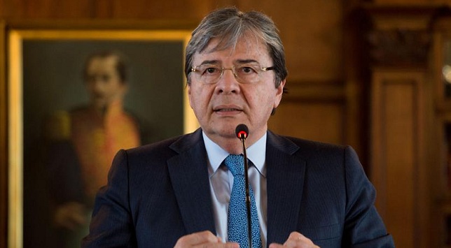 Carlos Holmes Trujillo, ministro de Defensa de Colombia fue el encargado de hacer el anuncio de la erradicación de cultivos ilícitos.