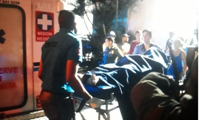 Los heridos fueron llevados hasta la sala de urgencias de la clínica Los Nogales y de allí, dos de ellos fueron remitidos a  otro centro en salud.