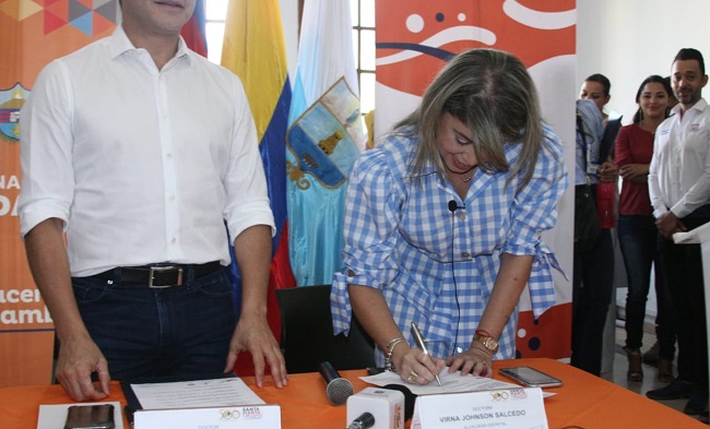 La alcaldesa de Santa Marta, Virna Johnson, sancionó este jueves el acuerdo para crear la Secretaría de la Mujer y Equipo de Género.