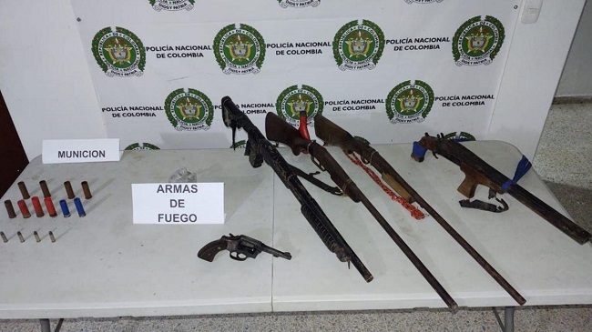 Las armas de fuego y la munición incautada fueron puestos a disposición de la Fiscalía Local del municipio de Ciénaga