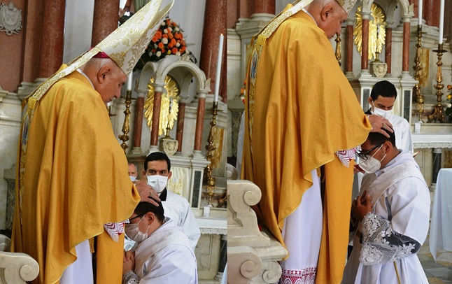 Momentos en que Monseñor Luis Adriano Piedrahita, presidía la ceremonia de ordenación diaconal y presbiteral a los diáconos Jorge Garzón y Manuel Muñoz, quienes recibieron su formación inicial hacia el sacerdocio en el Seminario Mayor San José.