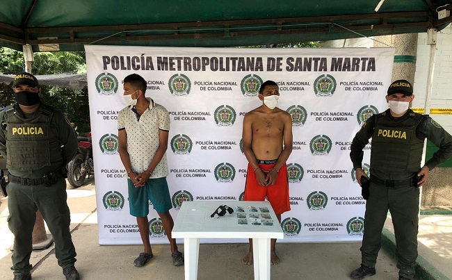 Oscar de Jesús y Oscar Balahan Mulford Giraldo, fueron capturados por personal de la Policía Metropolitana de Santa Marta.