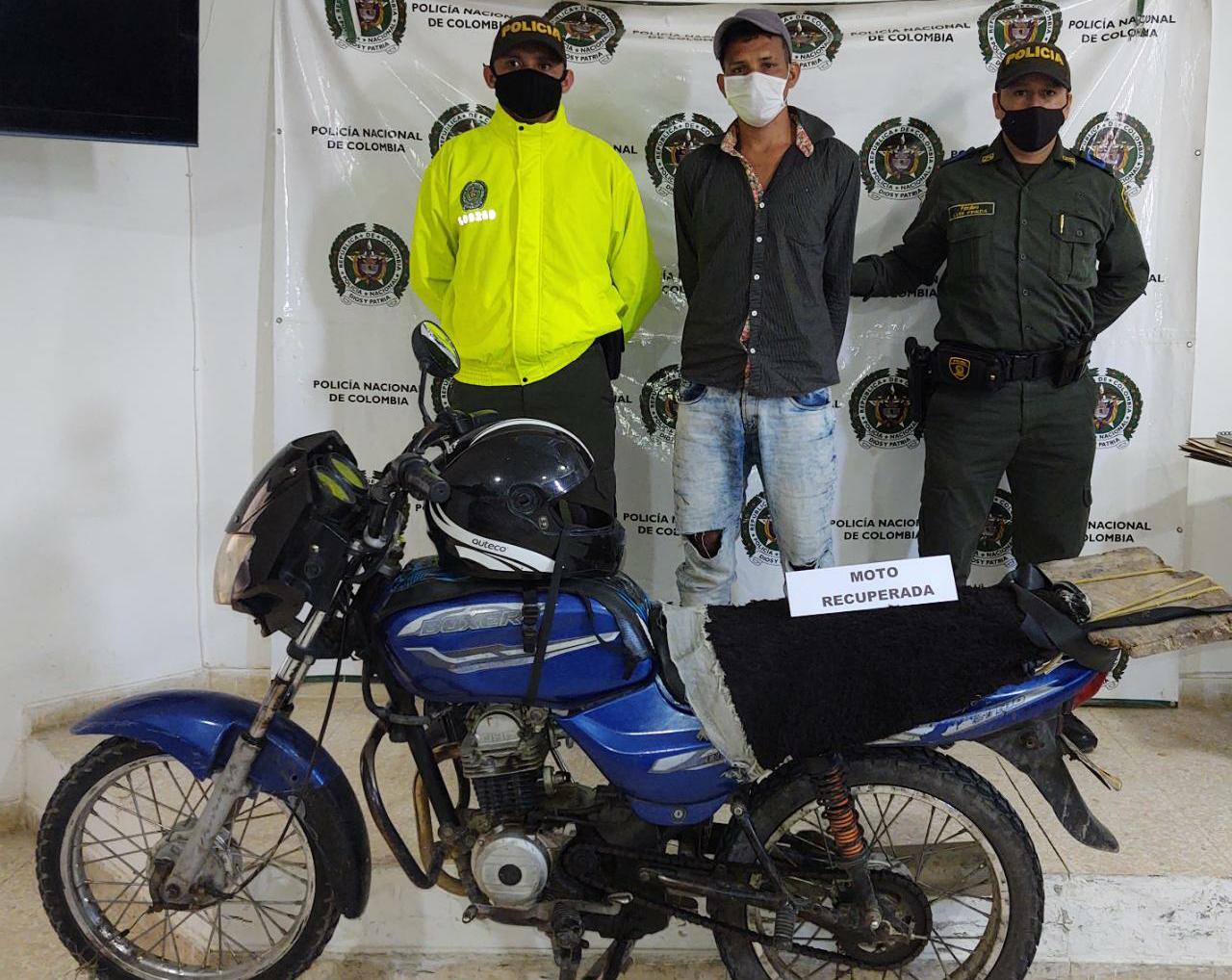 Jeison Rafael Ortega Campuzano, fue detenido cuando se transportaba en una moto que había sido reportada como robada.