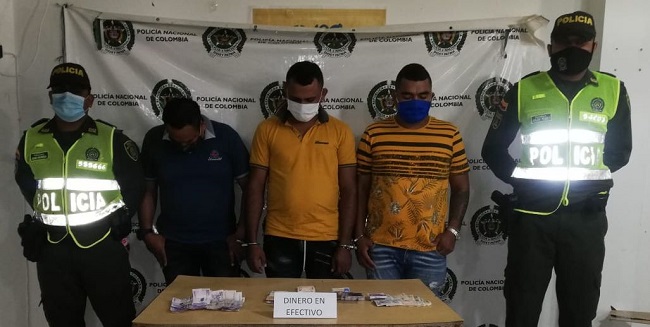 Yasir Yesid Miranda Dippe, Diomedes Antonio Victoria Matute, y Jhon Jairo Agudelo Navarro, deberán responder por el delito de hurto.