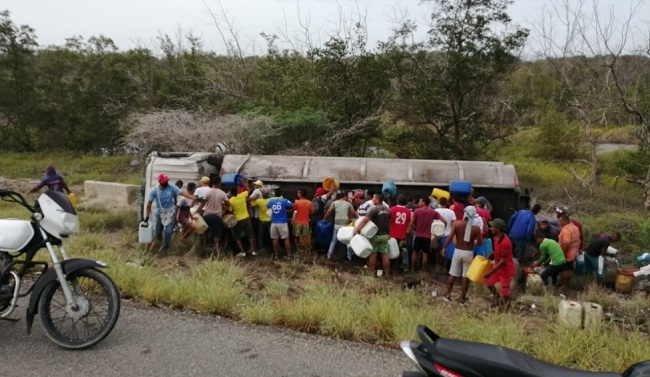 En el corregimiento de Tasajera, municipio de Puebloviejo, la explosión de un camión cisterna cargado con gasolina dejó 45 personas muertas y 28 más quedaron lesionadas.