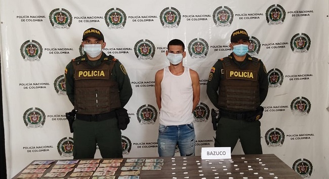 Omar Enrique García Alvarado, capturado con droga y dinero en efectivo en su poder.