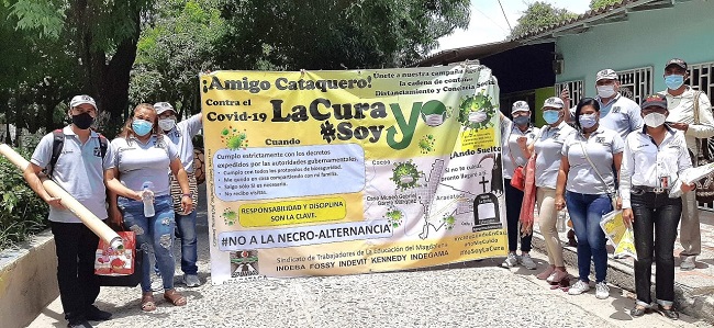 Con una pancarta recorrieron varias calles de Aracataca en la campaña de sensibilización. 