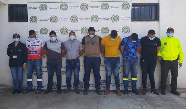 Eliécer Villegas Palencia, Jairo Callejas Ruiz, Kevin Ballesteros Ballesteros, Dainer Ballesteros Mena y Darwin Vizcaíno Clavijo, fueron detenidos en un operativo en Santa Marta y el departamento de La Guajira.