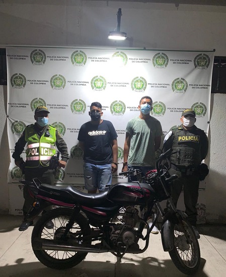Mauro López Scaldeferro y Daniel Quevedo Tamara, fueron capturados para responder por el delito de hurto.