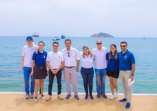 La alcaldesa Virna Jhonson con representantes de la comisión técnica de Panam Sport durante su recorrido en días pasados por Santa Marta.