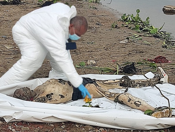 El cuerpo sin vida del hombre sin identificar fue encontrado flotando en aguas del río Magdalena.
