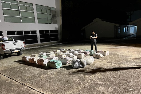 La droga estaba encaletada en un centro de acopio dentro de una finca bananera.