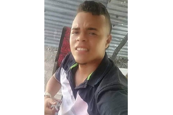 Kevin Fuentes,  asesinado a tiros.