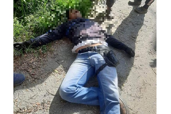 El cadáver del conductor de motocicleta estaba tirado a pocos metros de la vía nacional.