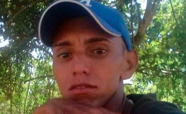 Orlando Baza  Rodríguez, suicida.