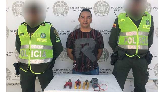 El hombre fue dejado a disposición de las autoridades competentes.