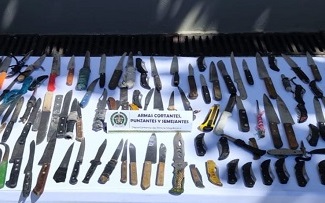 En las acciones oficiales fueron incautadas más de un centenar de armas cortopunzantes.