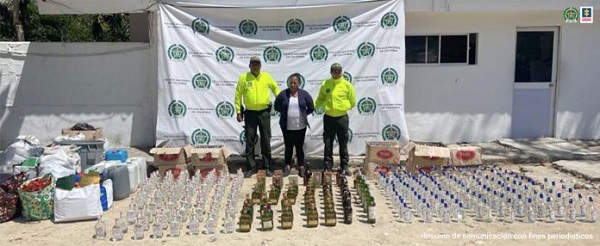 A Maribel Del Carmen Urueta Carrillo se le encontró whisky, ron y aguardiente, entre otros licores.