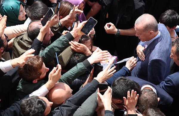 El presidente de Turquía, el islamista Recep Tayyip Erdogan, se perfila como el ganador de la jornada electoral.