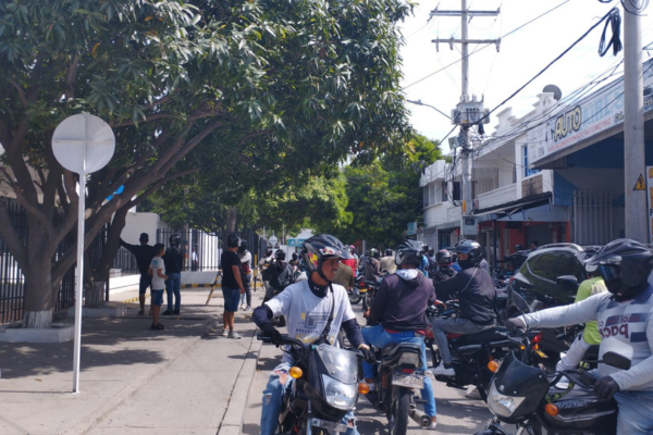 Un grupo de motociclistas llegó hasta la URI de la Fiscalía, en reclamo de los hechos donde perdió la vida Eric Melo