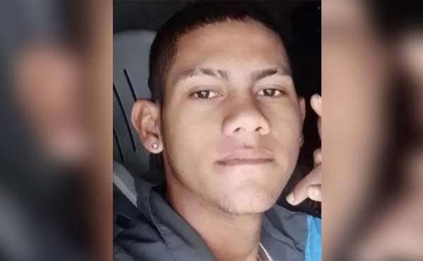 Brayan David Hernández Barrera junto con su amigo Carlos Ortega Fontalvo iban por el barrio La Victoria de Ciénaga cuando fueron atacados a tiros.